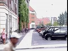 Lägg ner porrfilm svenskt tal kniven och våldtog kvinnan