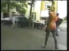 Läkaren behandlar patienter med mjuk porrfilm ett tjockt medlemskap